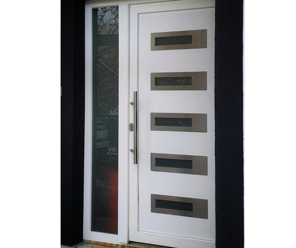pvc ulazna vrata s vin04 panelom i dosvjetlom